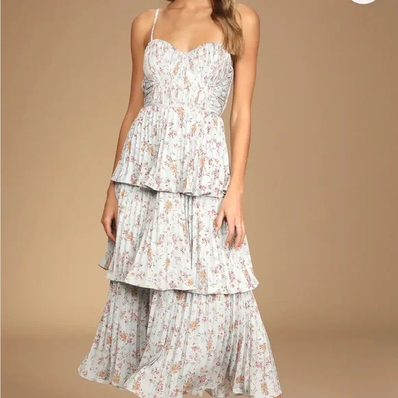 NWT Lulus Cascading Crush pale blue floral print tiered bustier midi dress - Picture 1 of 7